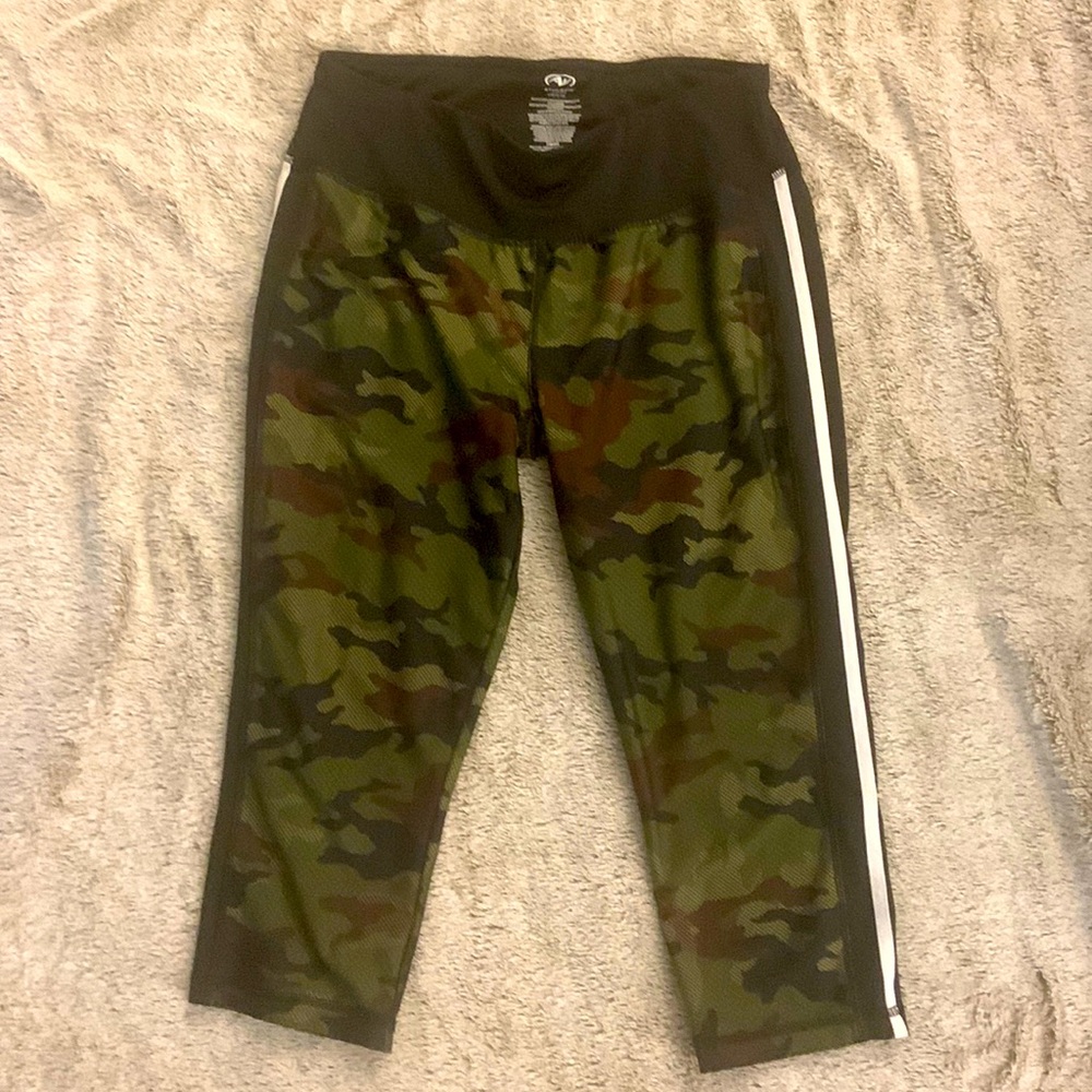 💪🏻ankle/calf length workout pants excellent condition size large